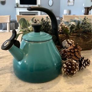 Le Creuset Tea Kettle (discontinued)